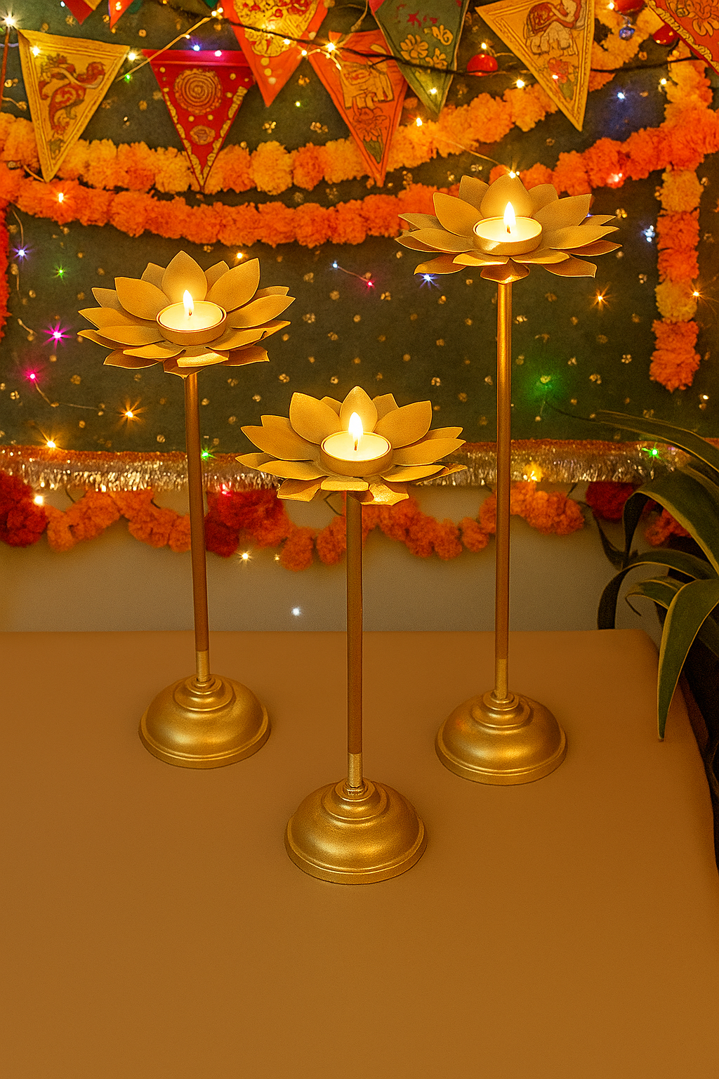 HANDICRAFT METAL TEALIGHT/T-LIGHT CANDLE HOLDER